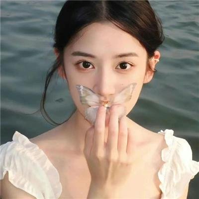 克莱尔的相机
